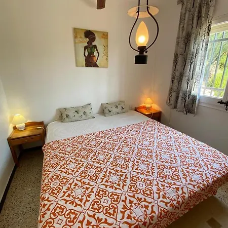 Maddy Lloret 8 Personas Costa * יורט דה מאר